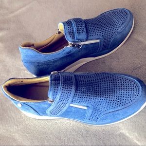 Women’s Shoes, Blue feels like velour